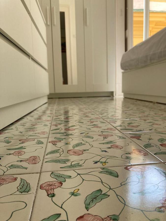 A Casa Di Nonna Ida, Nel Cuore Pulsante Di Napoli Exterior photo