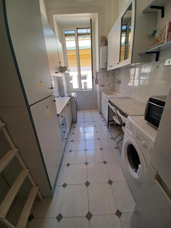 A Casa Di Nonna Ida, Nel Cuore Pulsante Di Napoli Exterior photo